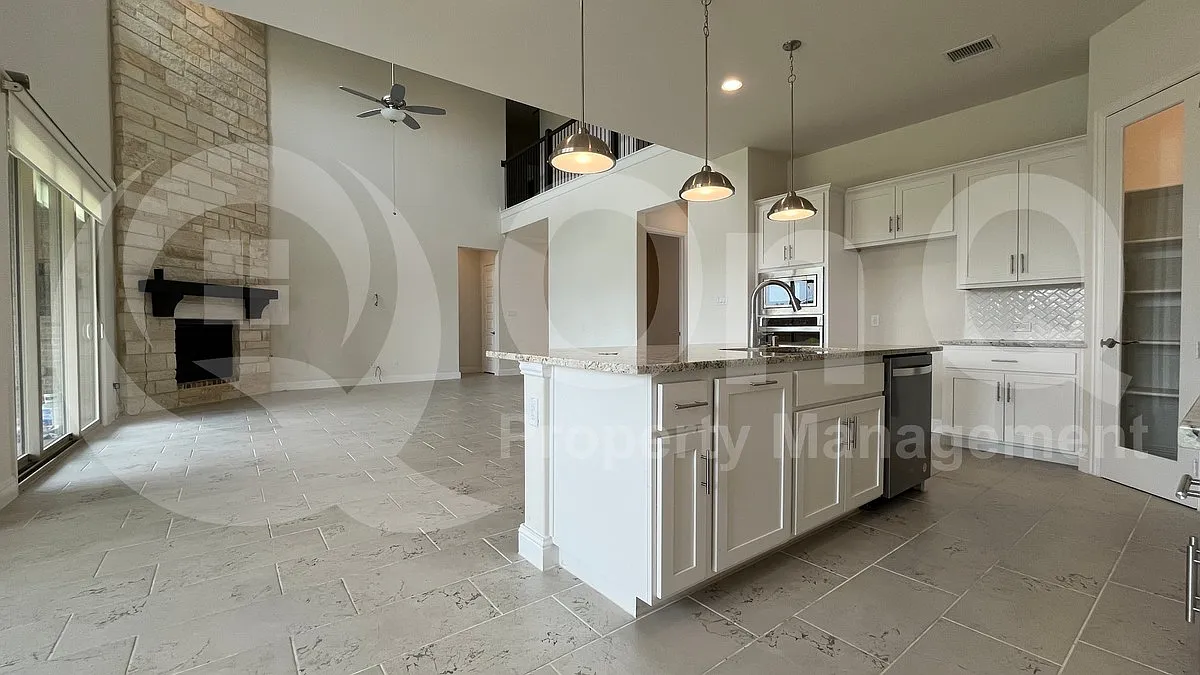 4 bed, 3.5 bath, 3289 sqft, $3,225 — Photo 3