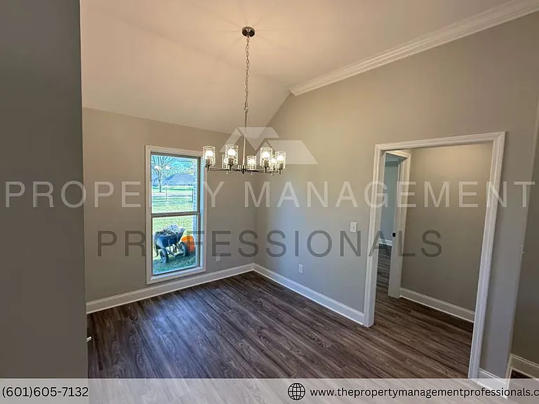 563 Patrick Farms Dr — Photo 16