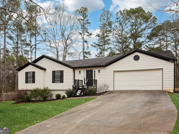 202 Deer Walk Dr, Winder, GA 30680