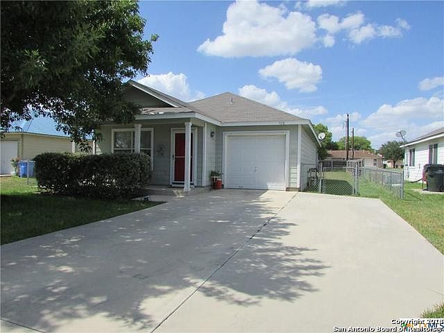 1st image of 526 Roosevelt Dr
