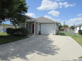 526 Roosevelt Dr, Seguin, TX 78155