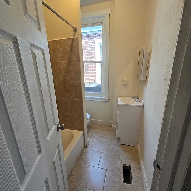 4 bed, $2,195 — Photo 3