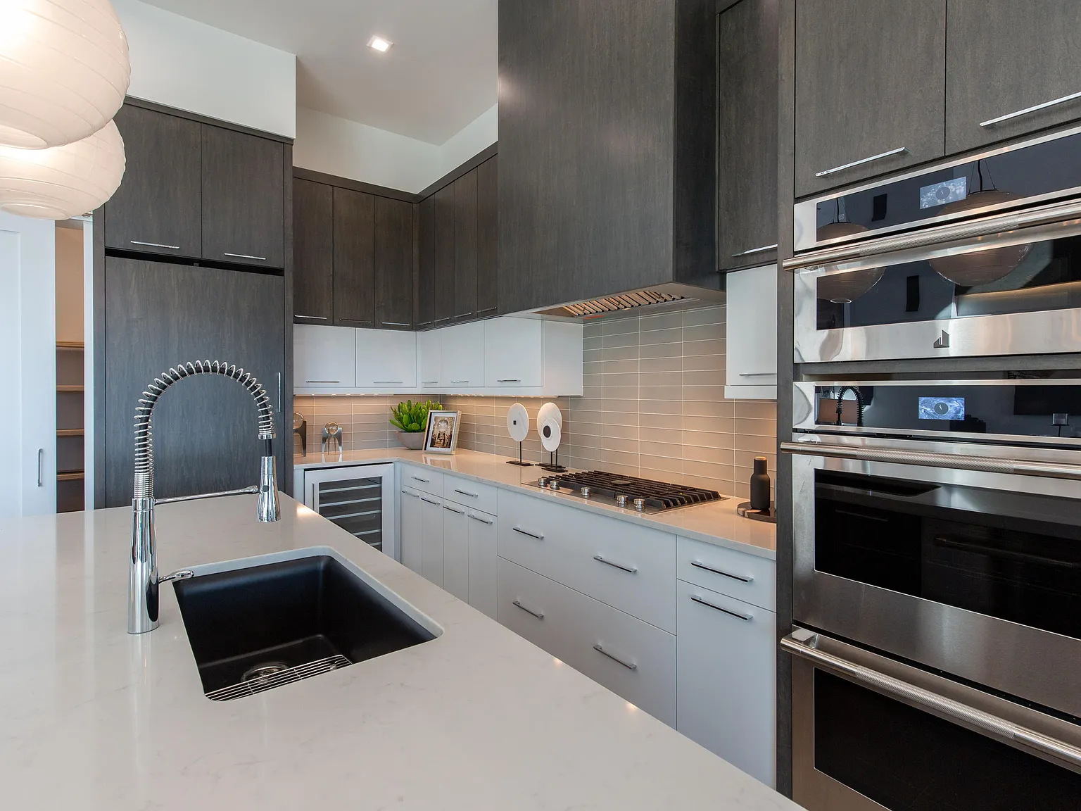 4 bed, 4.5 bath, 3075 sqft, $40,000 — Photo 4