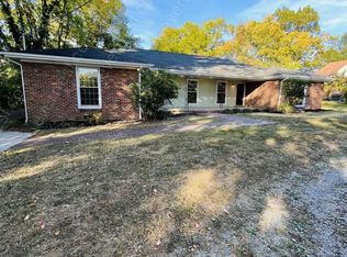 570 Hawkins Dr, Gallatin, TN 37066