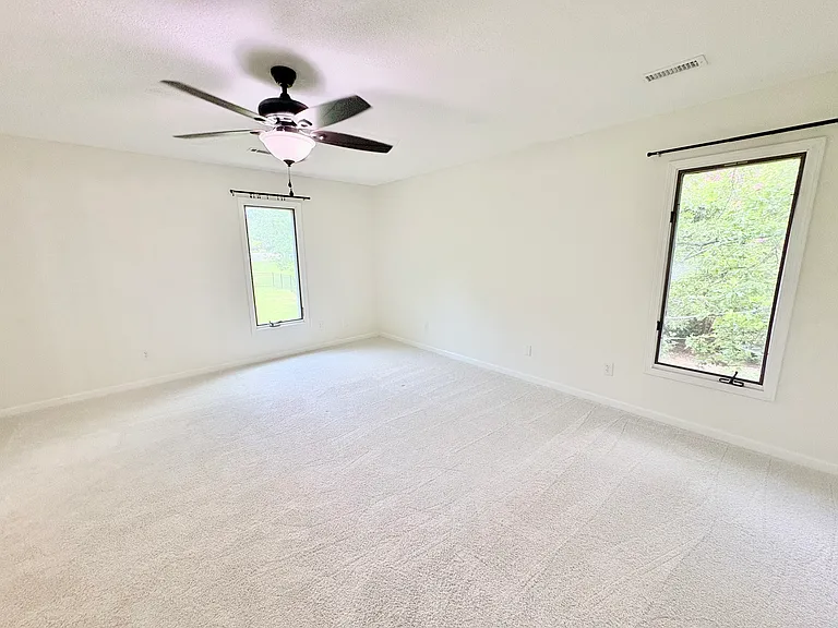105 Shaftsbury Rd — Photo 23