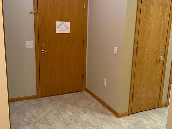 3rd image of 301 Harbour Town Dr APT 221