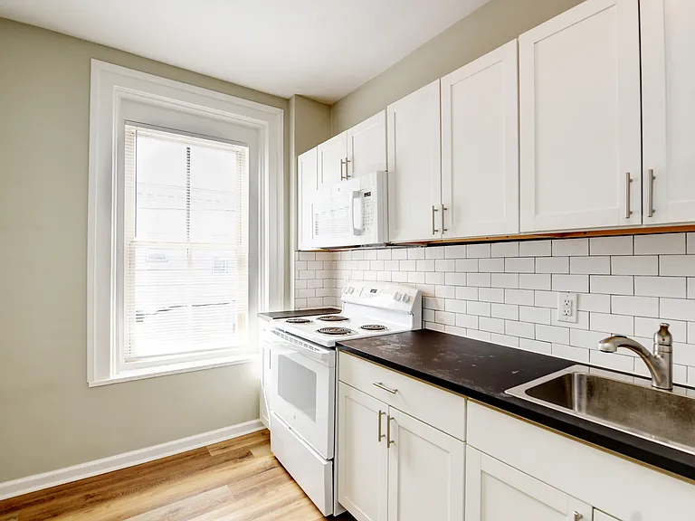 1445 E Main St #A — Photo 12