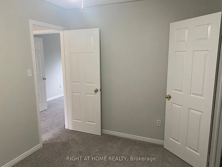 2351 Newcastle Cres — Photo 16