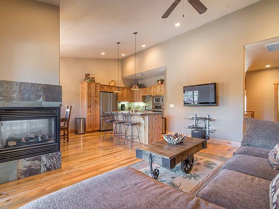 5th image of 10161 Palisades Dr Unit 4