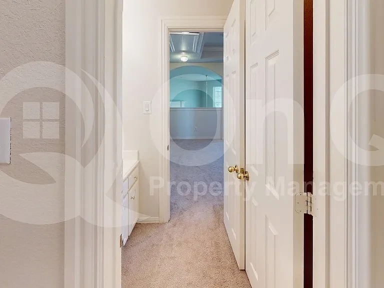4513 Saint James Dr — Photo 16