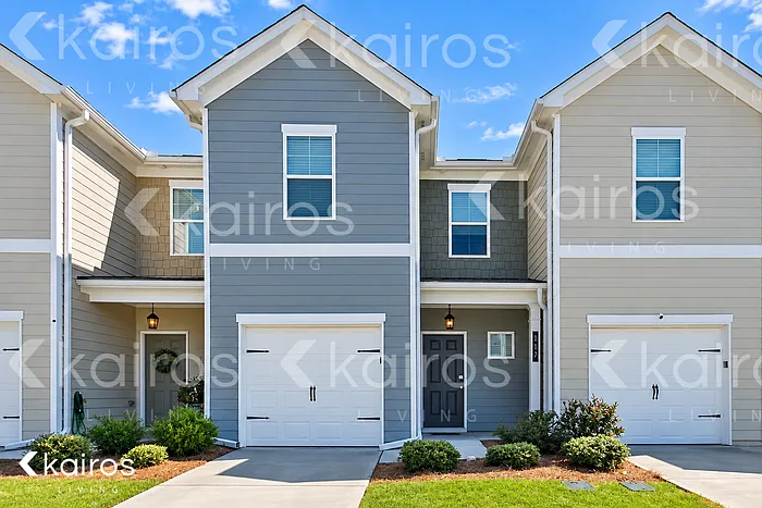 3 bed, 2.5 bath, 1304 sqft, $1,545 — Photo 1