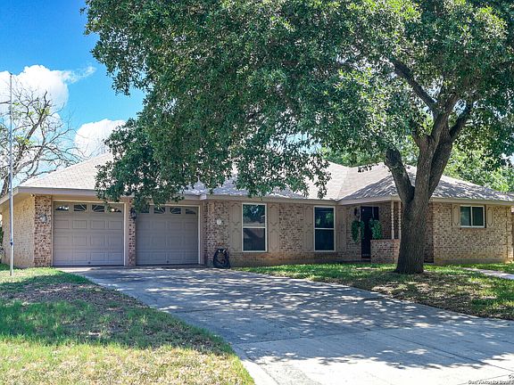 2nd image of 437 Bronzeglo Dr.