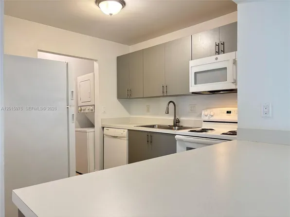 9703 Hammocks Blvd APT 202, Miami, FL 33196