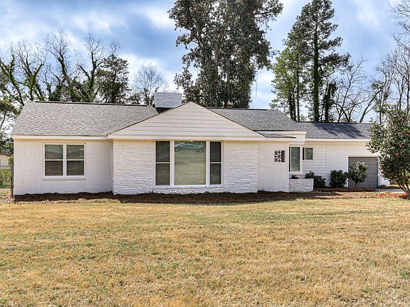 3rd image of 1813 Courtney Dr