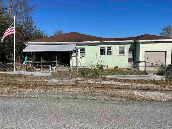 829 Highland Ave, Flatwoods, KY 41139