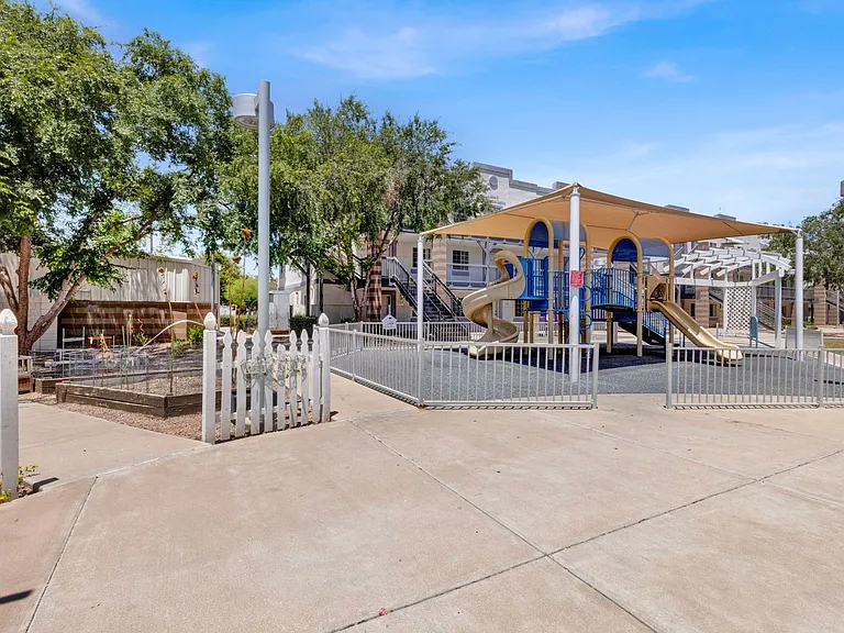 2302 W Colter St — Photo 24