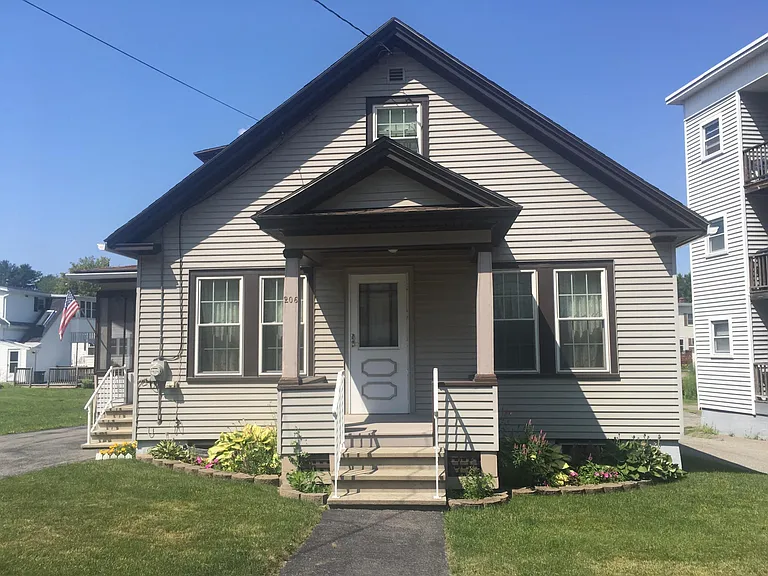206 Northern Ave — Photo 1
