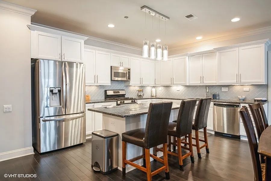 2 bed, 1630 sqft, $3,400 — Photo 3