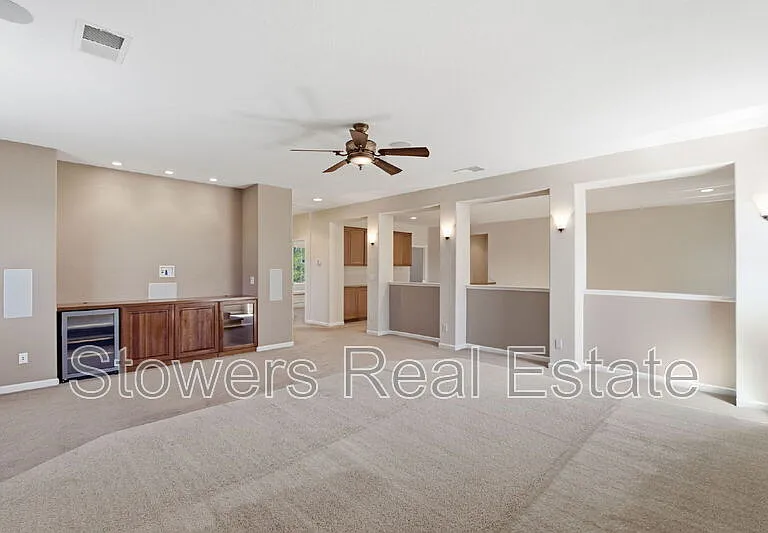 145 Bryant Ct — Photo 35