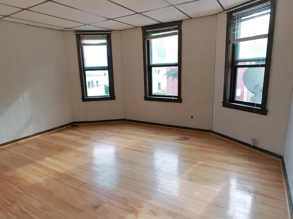 10 Marshall St #2, Worcester, MA 01604