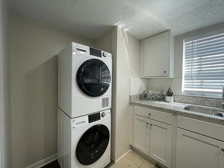 1223 Pamela St — Photo 21