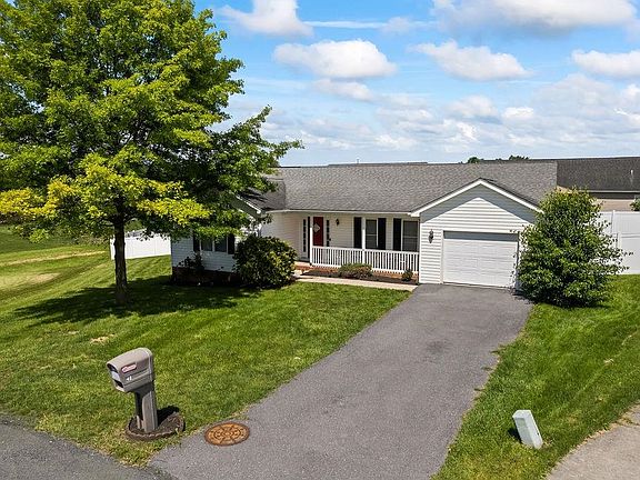 3rd image of 48 Norwick Ct