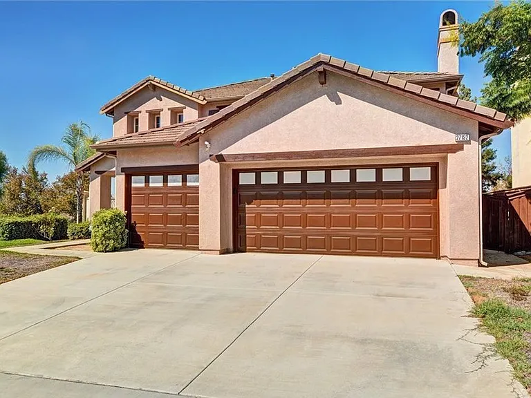 27152 Arla St — Photo 2