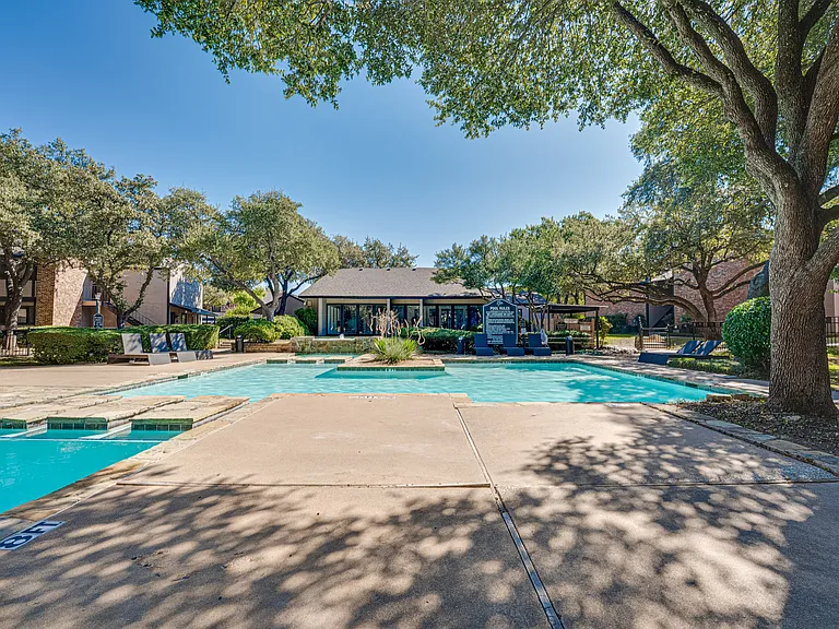 Southern Oaks — Photo 23