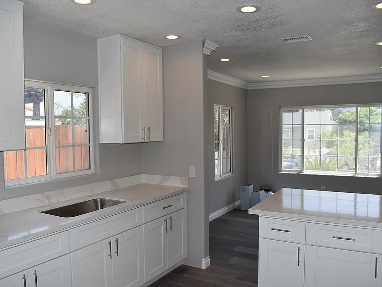 3128 Marlborough Ave — Photo 5