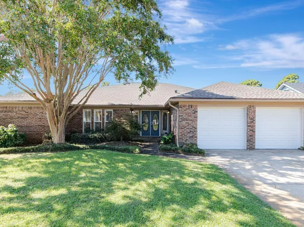 480 Brian Cir, Mary Esther, FL 32569