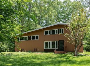 16 Diamond Rd, Lexington, MA 02420