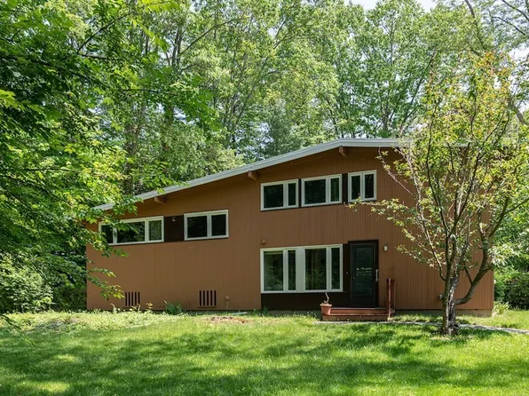 16 Diamond Rd, Lexington, MA 02420