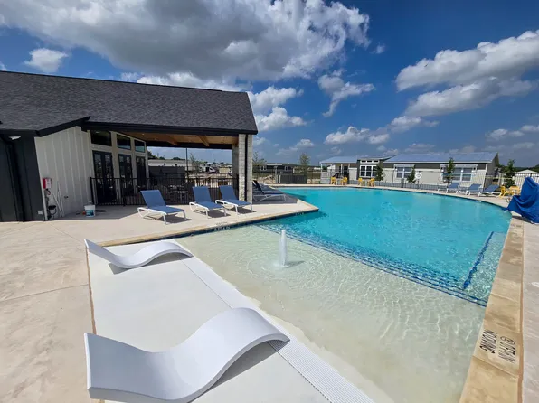 Colossal Plan, Villas de Mariposas
