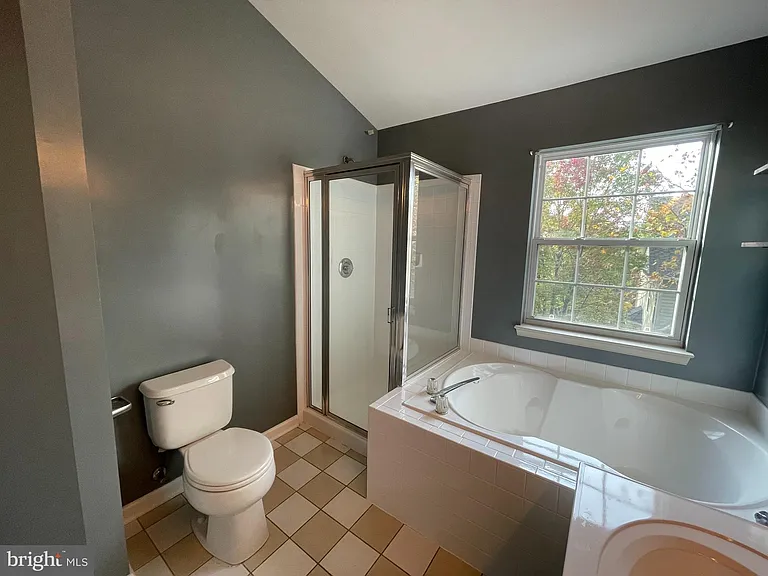4106 Hazelwood Ct — Photo 15