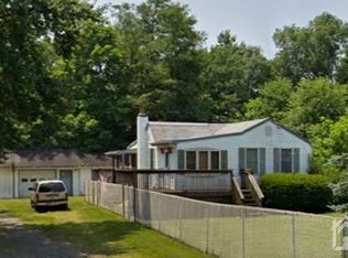 32 Poor Farm Rd, Old Bridge, NJ 08857