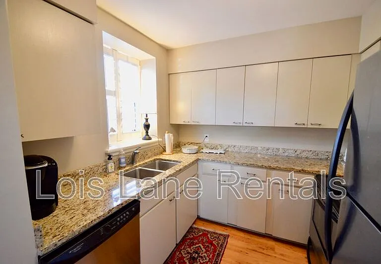 55 Ashley Ave #4 — Photo 2