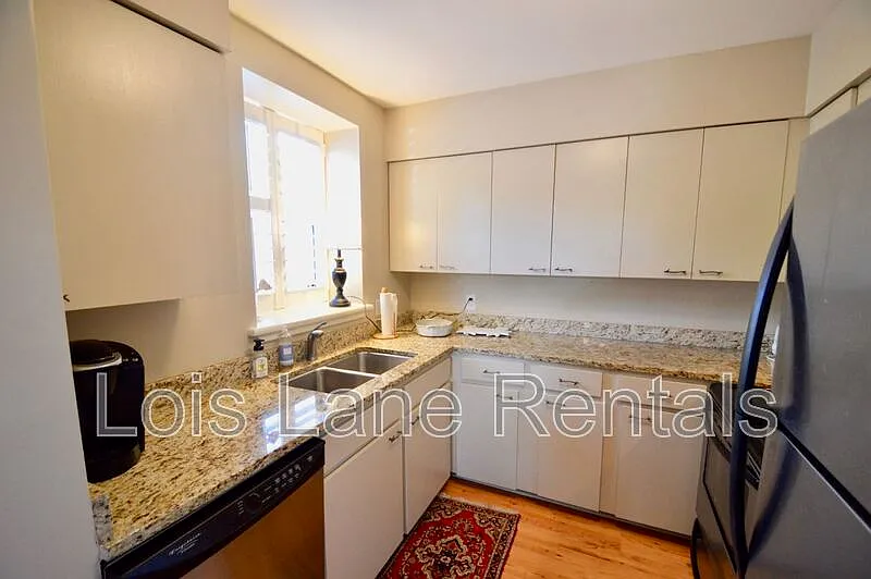 Building Photo - 55 Ashley Ave #4