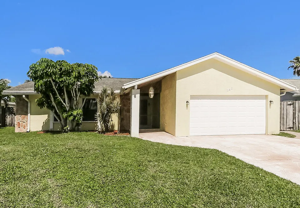 147 Viscaya Ave