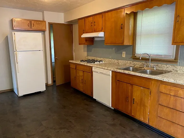 214 Cheryl Dr — Photo 9