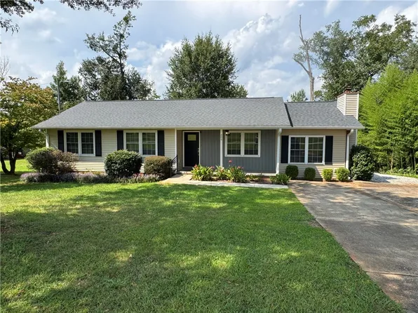 205 Daniel Ave, Seneca, SC 29678