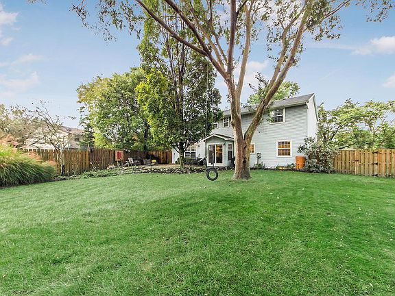 2nd image of 10245 Oxford Dr