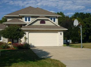 6817 S 50th St, Franklin, WI 53132