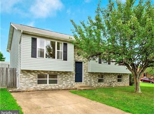 45678 Schooner Ct, Great Mills, MD 20634