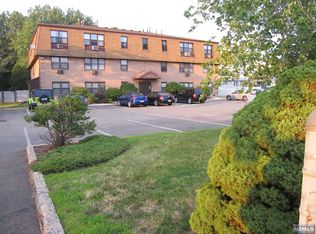 380 Front St, Secaucus, NJ 07094