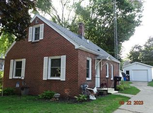 216 E Howard St, Portage, WI 53901