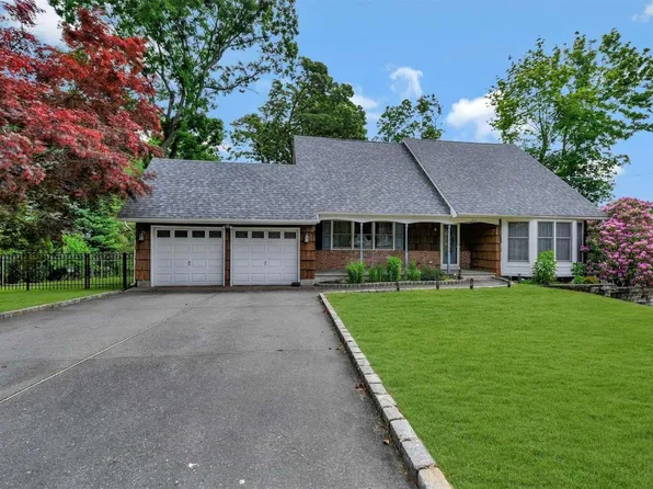 7 Merlin Lane, Setauket, NY 11733