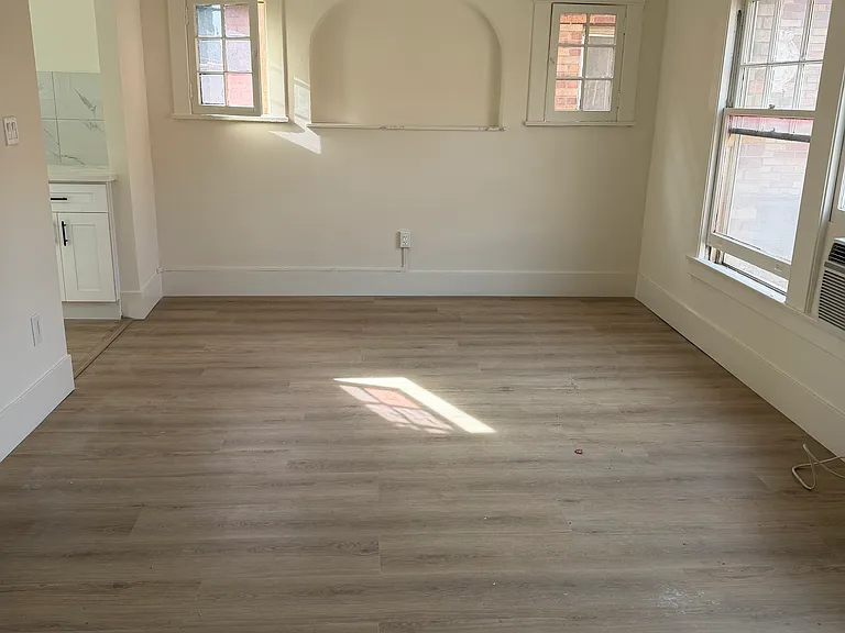 120 W Elk Ave #116D — Photo 4