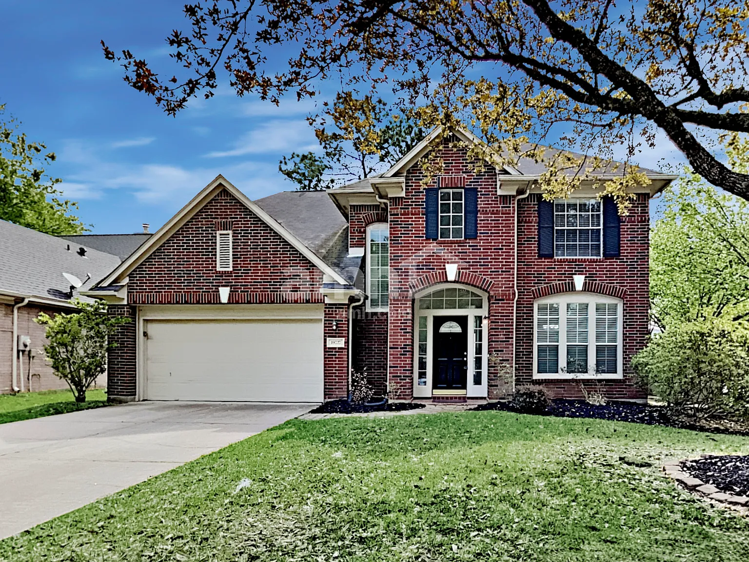4 bed, 2.5 bath, 2753 sqft, $2,575 — Photo 1