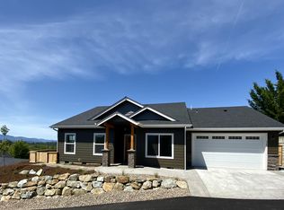 2383 Robertson Crst, Grants Pass, OR 97527