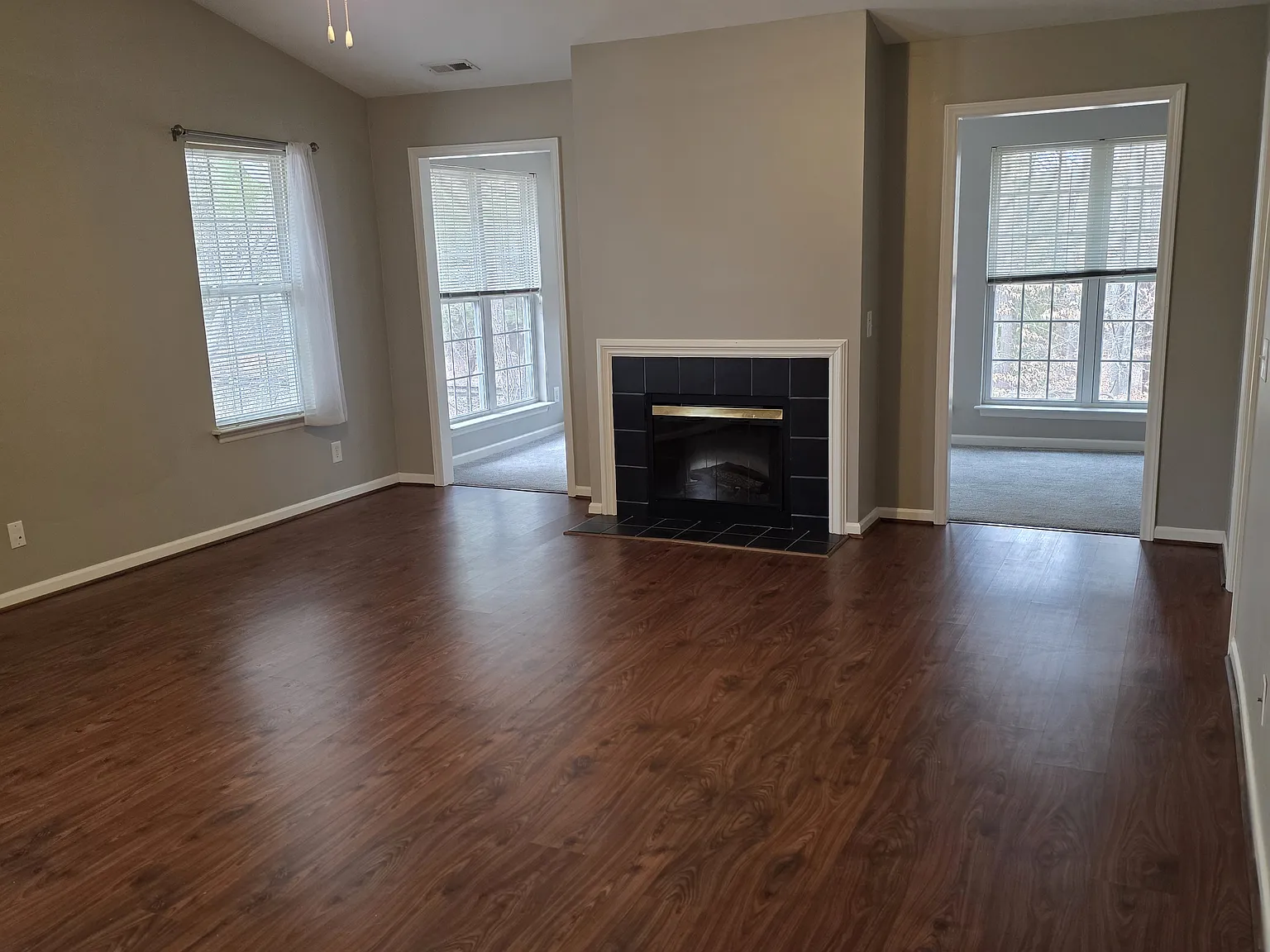 3 bed, 1546 sqft, $1,800 — Photo 2